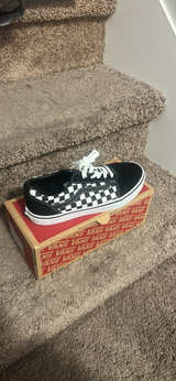 Vans Old Skool Youth Size 5 - Image 2