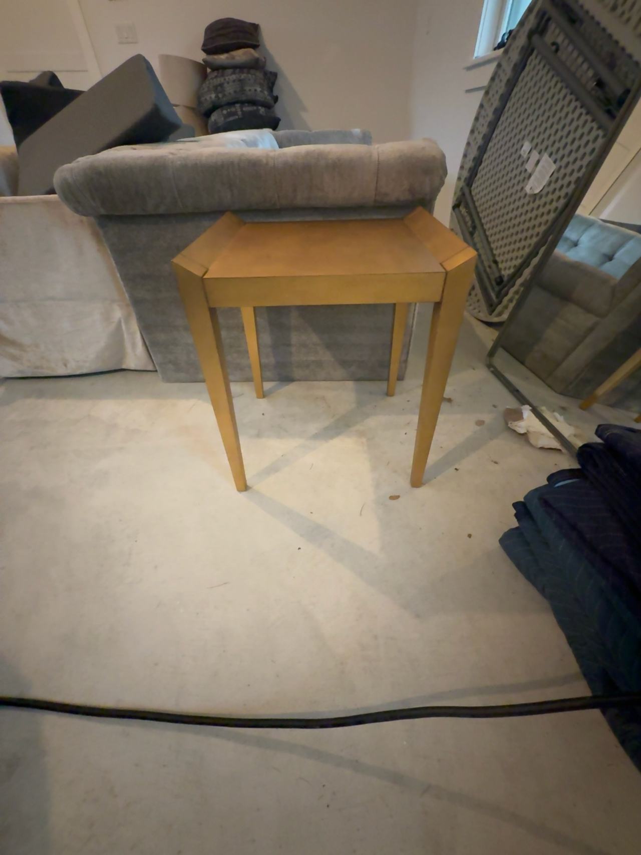 Kate and Laurel Rava Gold Modern Cast Aluminum Side Table