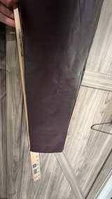 Vince Camuto Faux Leather Leggings Large Burgandy - Image 6