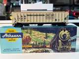 Athearn HO Scale Family Lines L&N 3-Bay Covered Hopper - Image 3