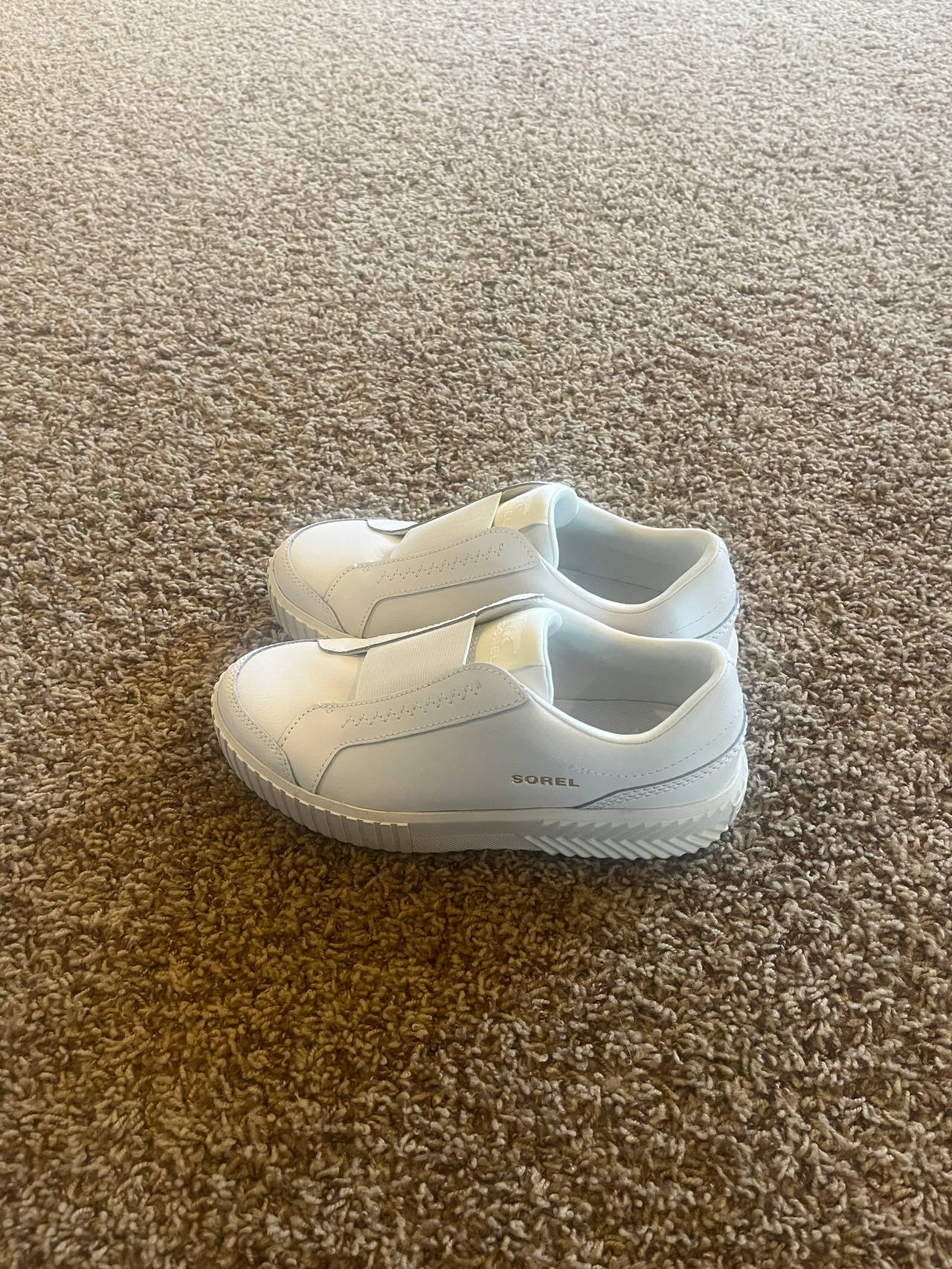 Sorel Out N About III Low Sneaker size 8 Great condition