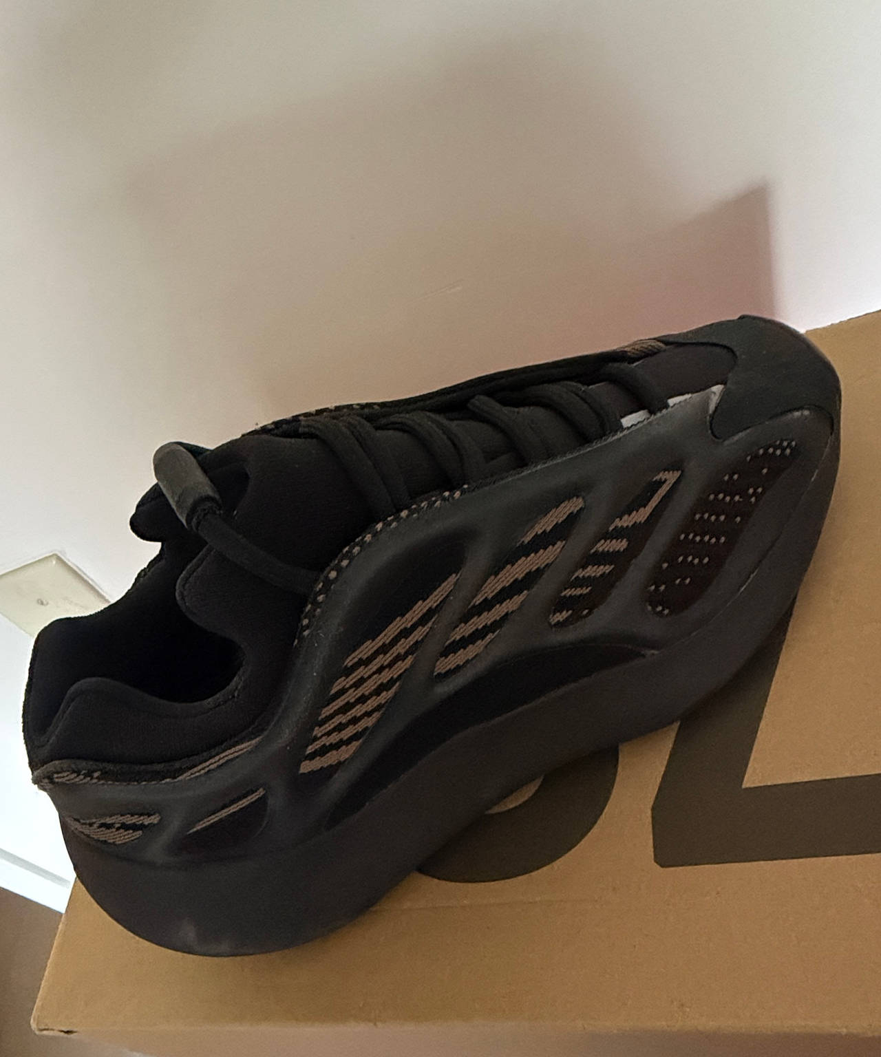 adidas Yeezy 700 V3 Alvah