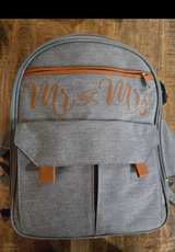Mr. and Mrs. 22L Insulated Picnic Backpack with 2+Champagne Flutes - Image 2