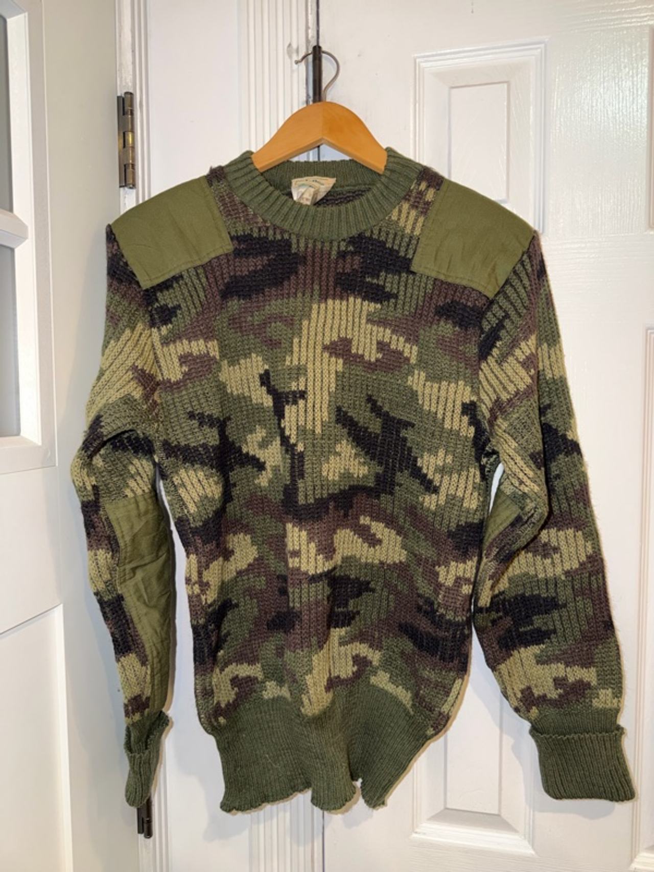 L.L Bean Vintage 100% Pure New Wool Camo Sweater XLG X-LARGE LL Bean 