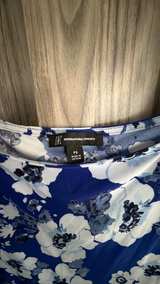 INC International Concepts Floral Cold Shoulder Top Size PS - Image 2