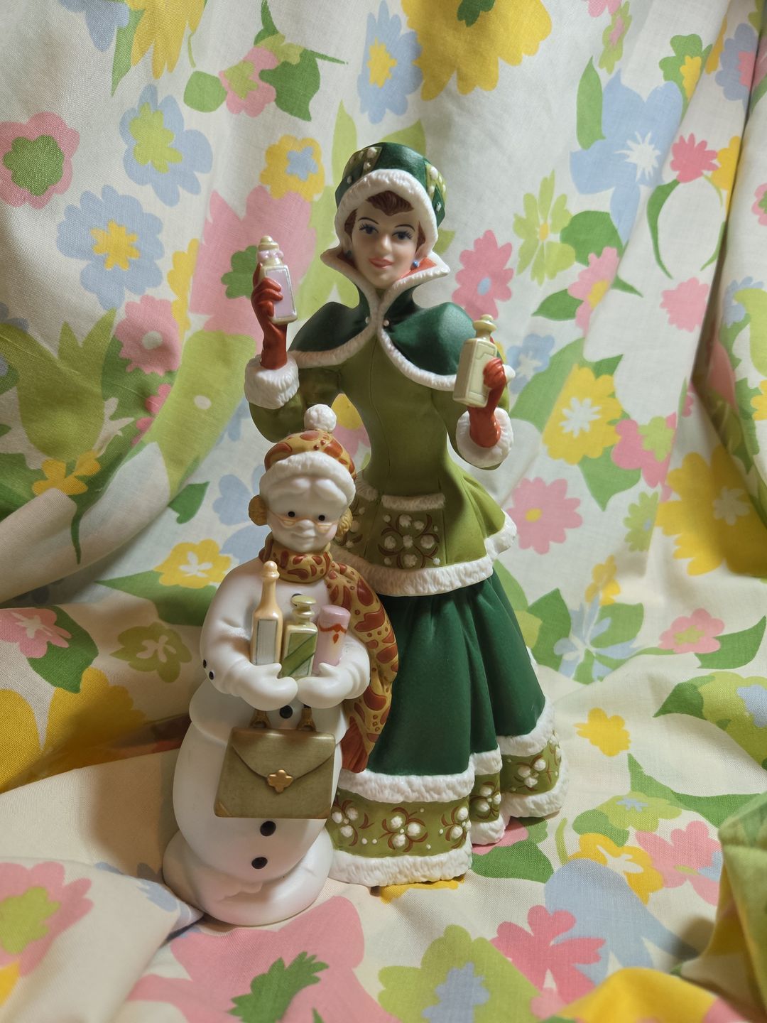 Avon Mrs. Albee 2003 Figurine with Snowman