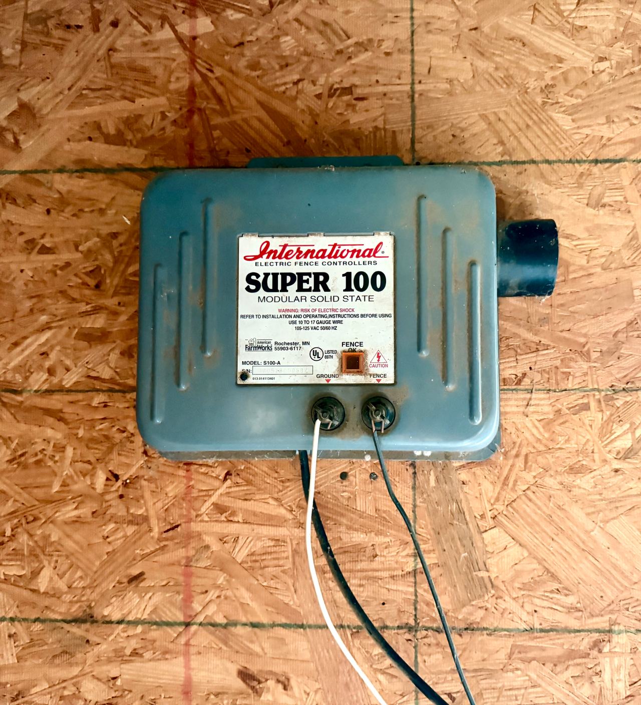 International Super 100 Electric Fence Controller