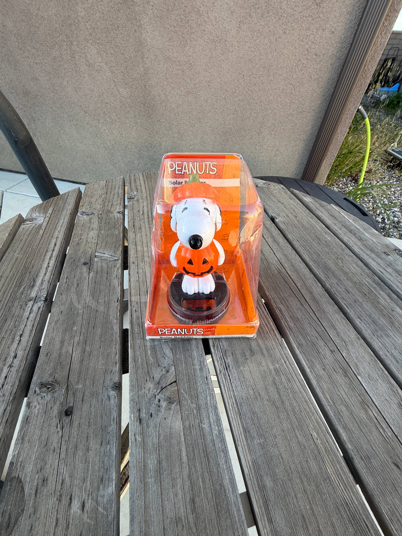 Peanuts Snoopy Halloween Pumpkin Solar Bobbler