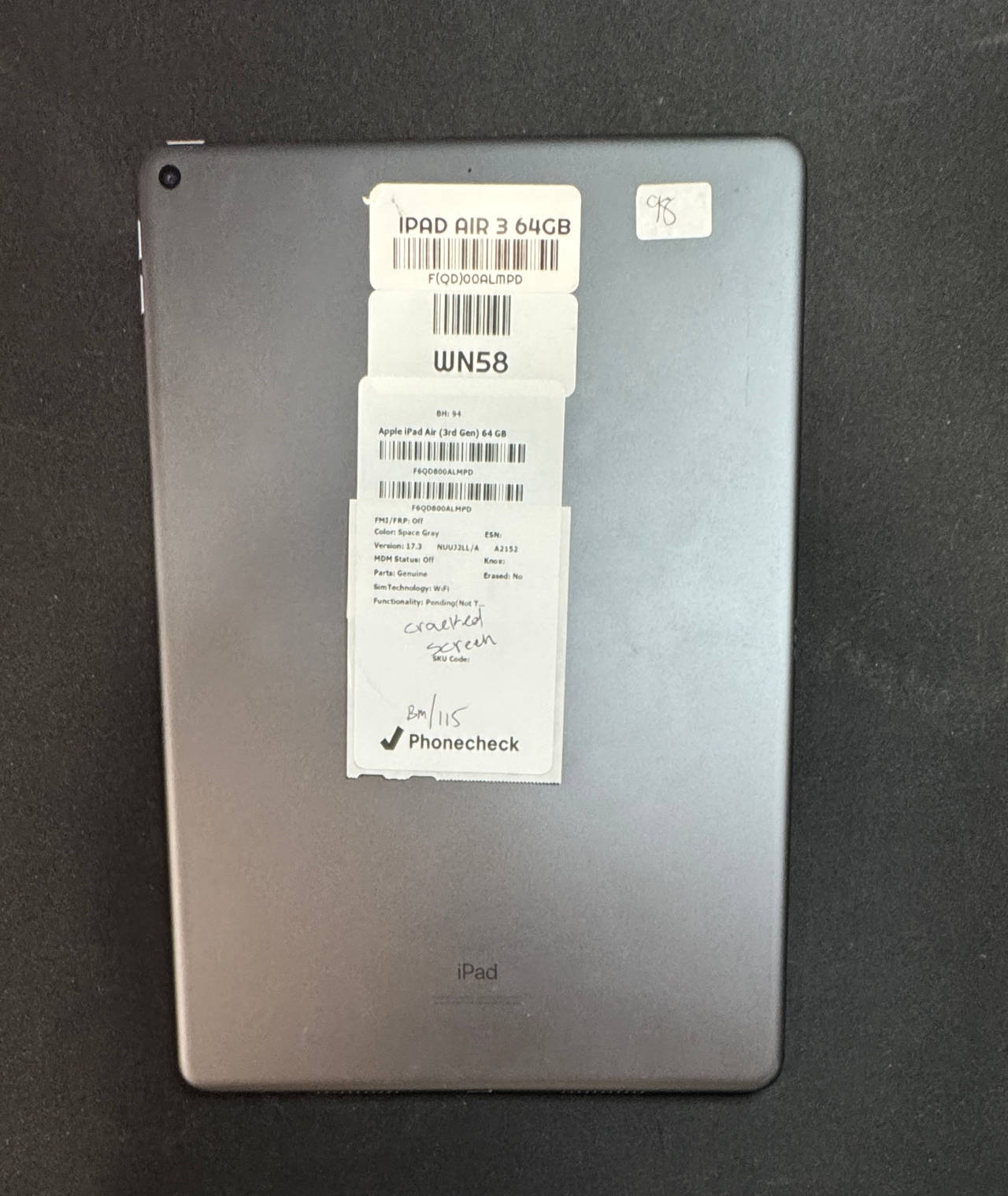 Apple iPad Air (3rd Generation) 64GB Wi-Fi Space Gray cracked screen