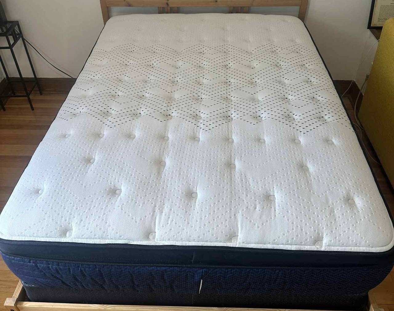 Double Size Mattress - must pick up before October 25