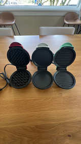 Dash Mini Waffle Maker Set - Image 2