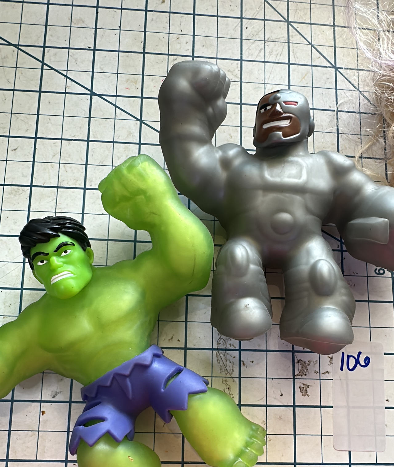 Heroes of Goo Jit Zu Marvel Hulk and DC Cyborg Figures