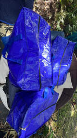 14 Moving Blankets & 5 Moving Bags - Image 2