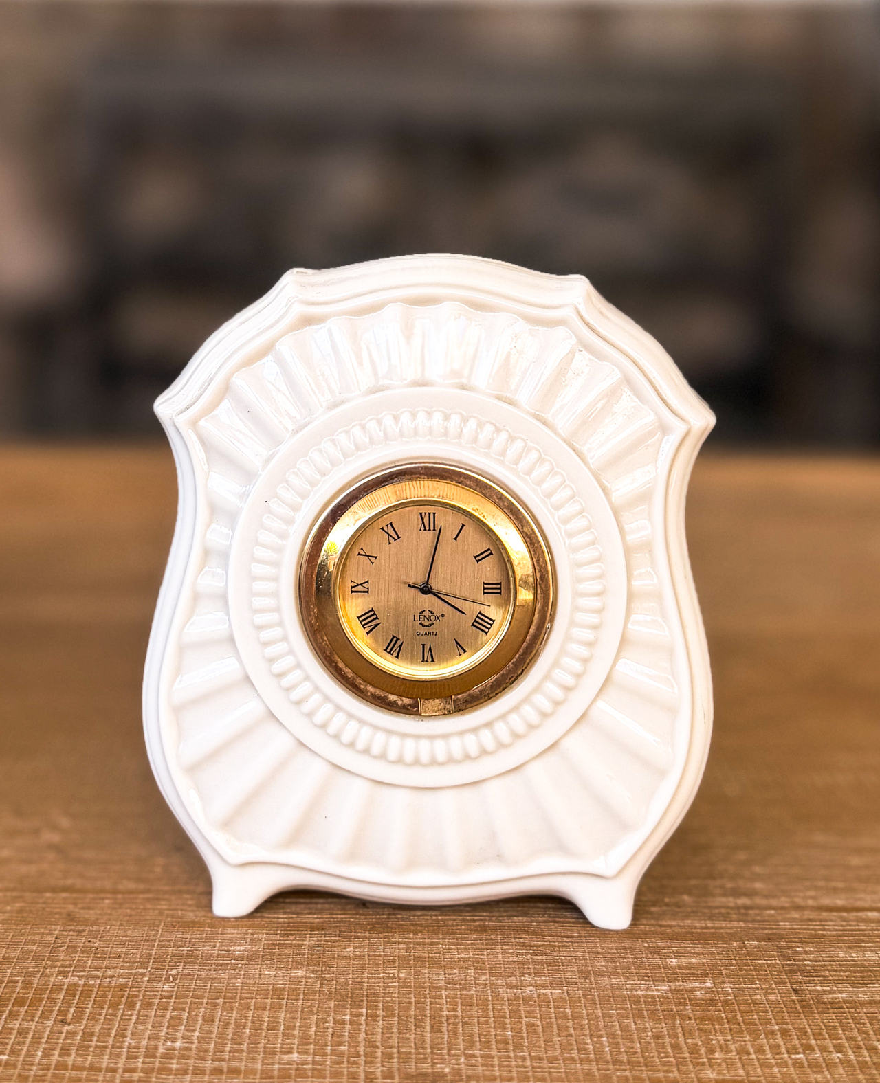 Lenox Vintage Porcelain Scalloped Desk Clock