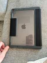 Apple iPad (9th generation) 256 Gb with case and Apple Pencil - Image 3