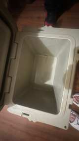 YETI Tundra 35 Hard Cooler - Image 3