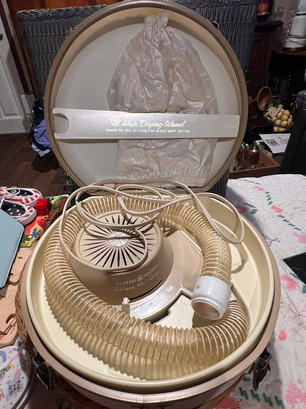 General Electric Deluxe Hair Dryer with Bonnet and Wand