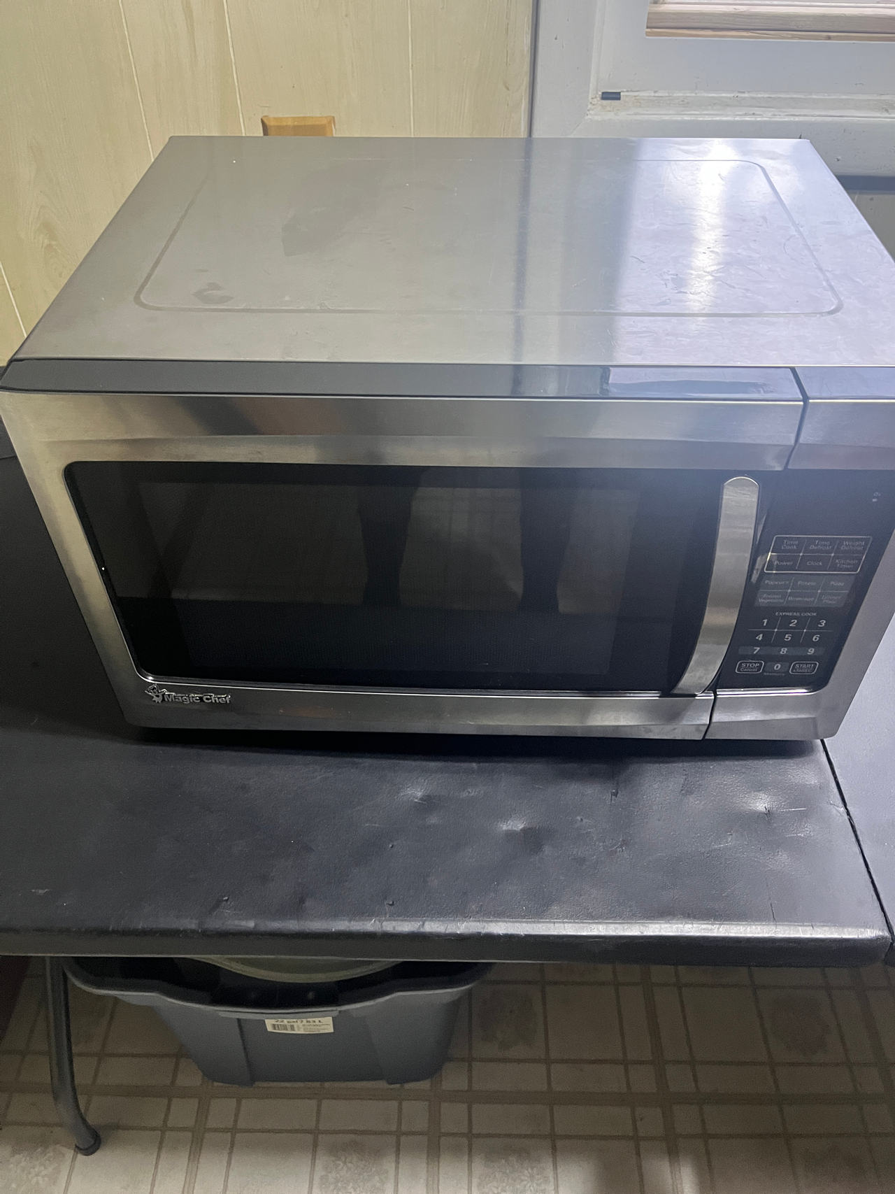 Magic Chef Countertop Microwave Oven