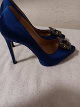 Manolo Blahnik Hangisi 70 Blue Satin Pump - Image 5