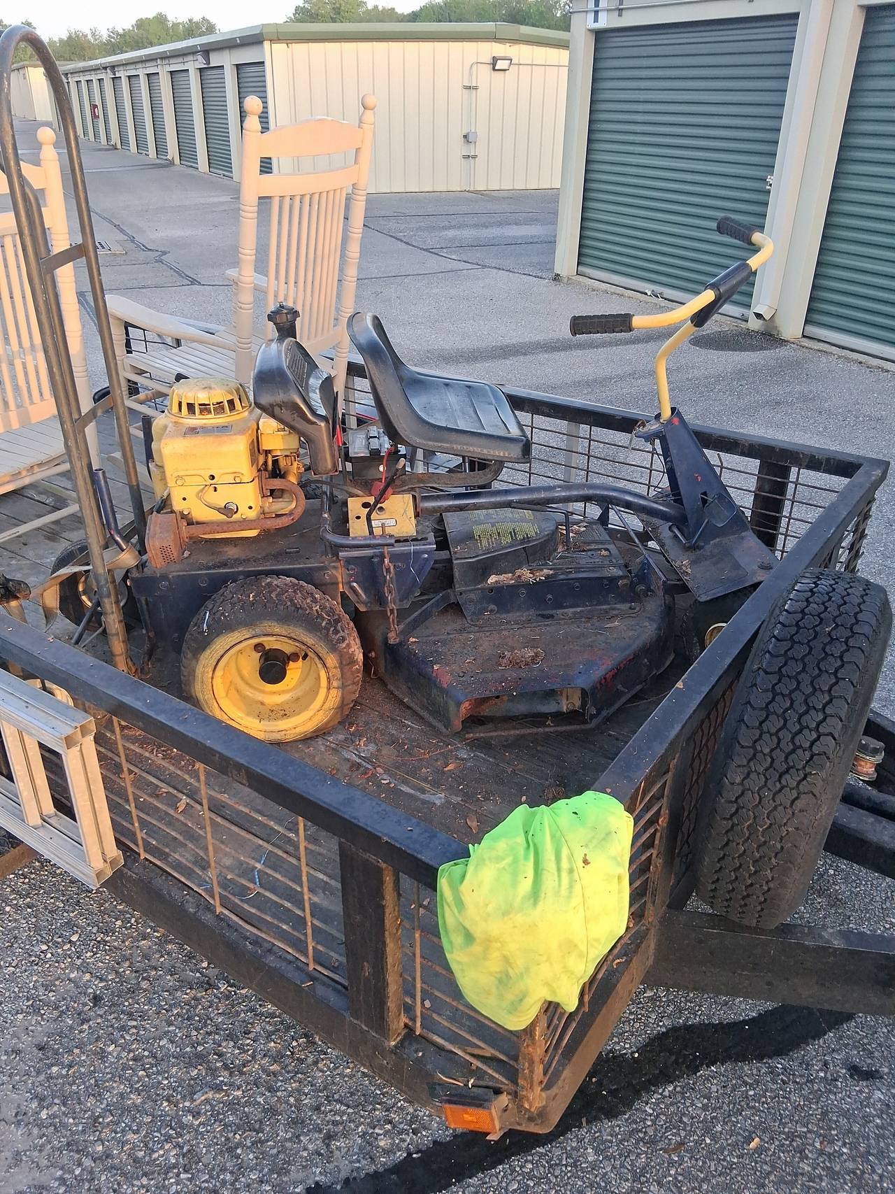 Vintage Snapper Rear Engine Riding Mower complete and not locked up