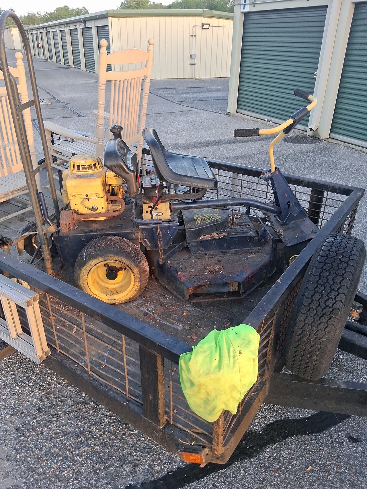 Vintage Snapper Rear Engine Riding Mower complete and not locked up