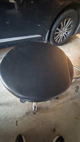 Professional Adjustable Rolling Stool Black - Image 4