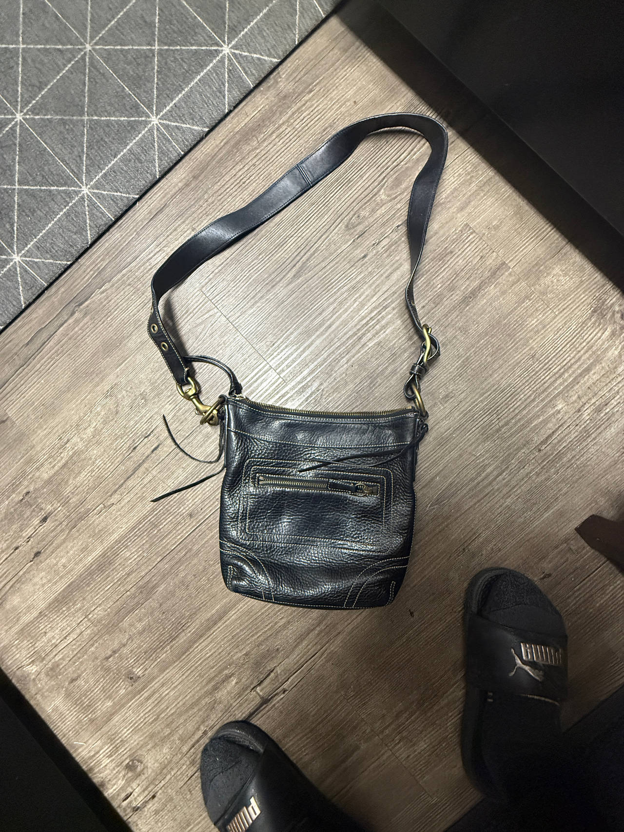 Coach Chelsea Heritage Black Leather Crossbody Bag style no.F06S-10398