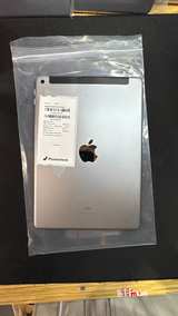 Apple iPad 6th Gen 128GB Wi-Fi + Cellular Space Gray - Image 2