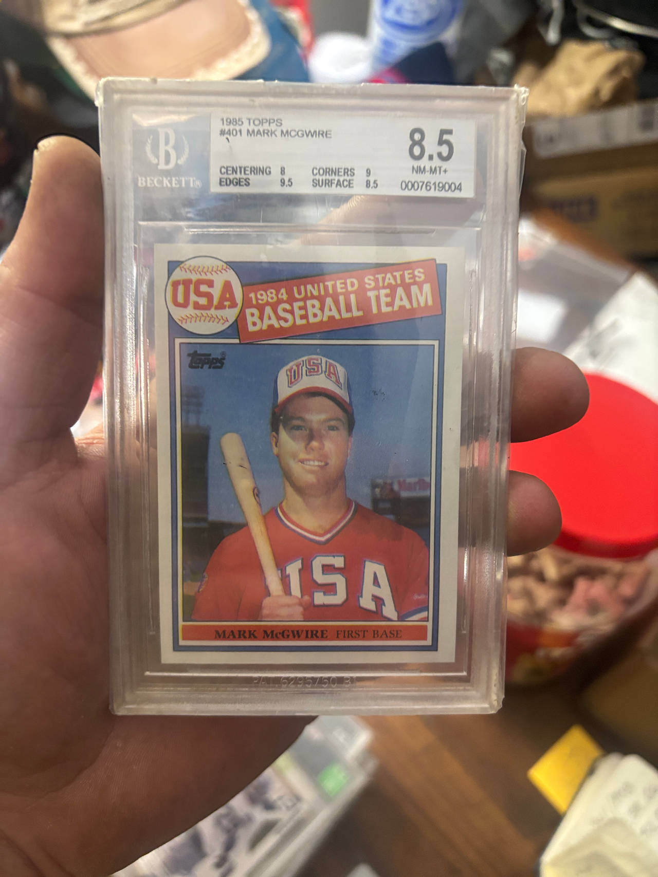 1985 Topps Mark McGwire #401 USA Baseball Team BGS 8.5