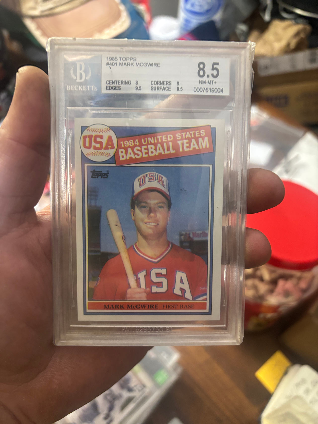 1985 Topps Mark McGwire #401 USA Baseball Team BGS 8.5
