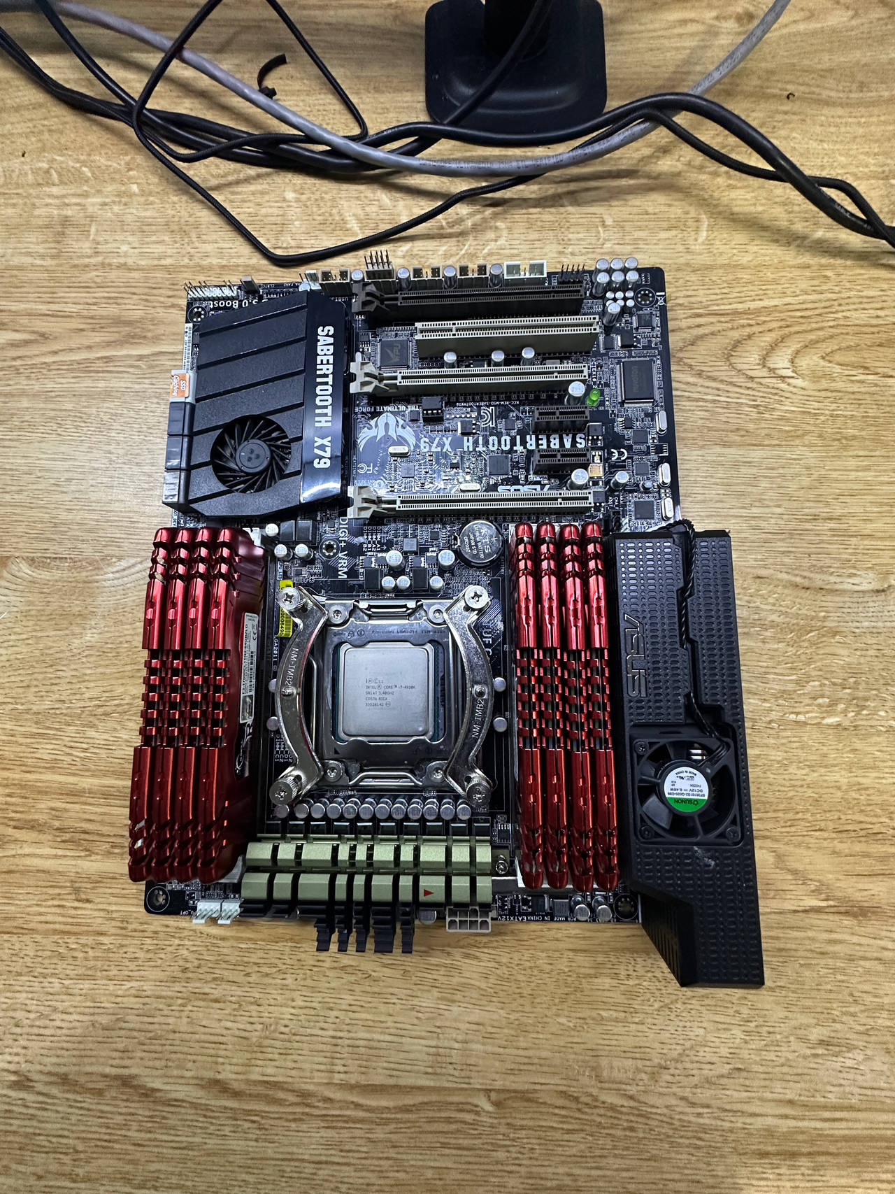 ASUS Sabertooth X79 Motherboard