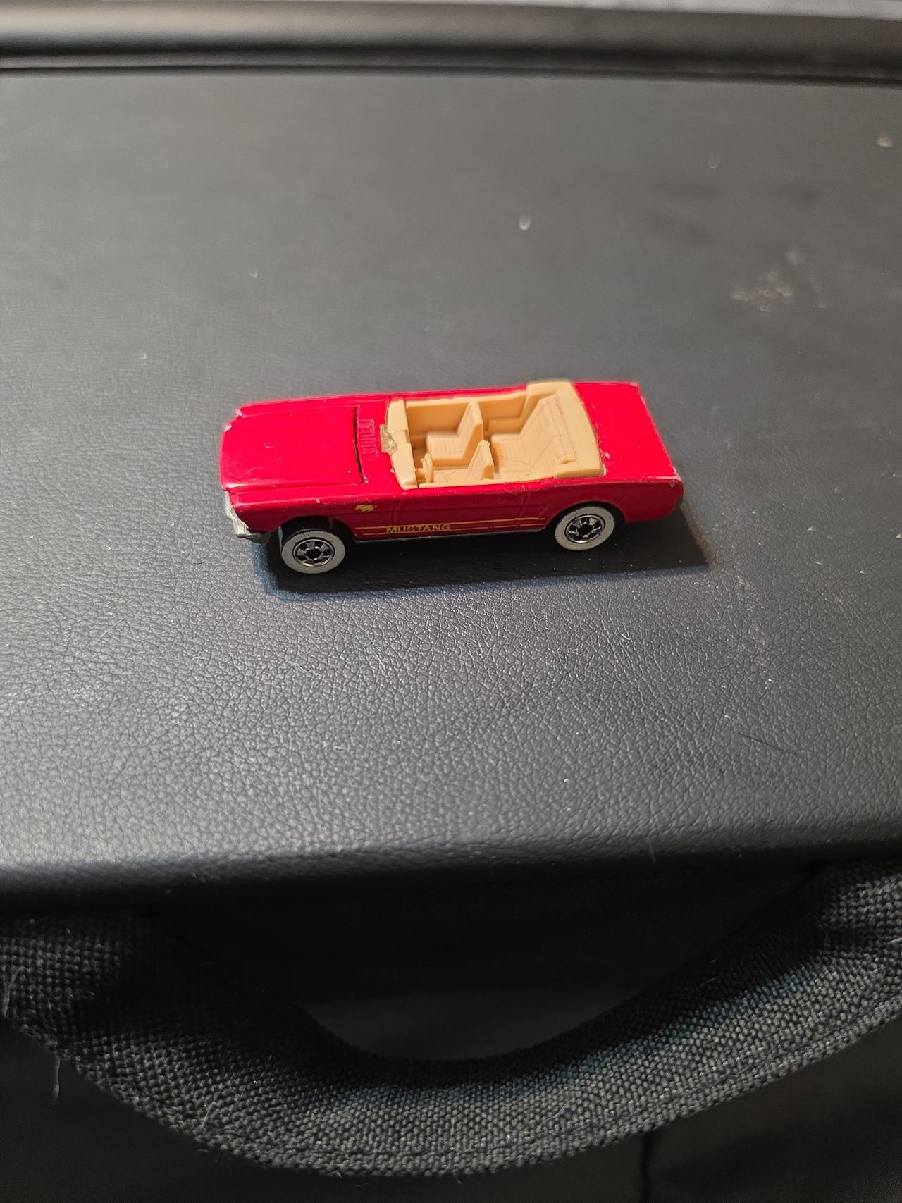 Hot Wheels '65 Mustang Convertible