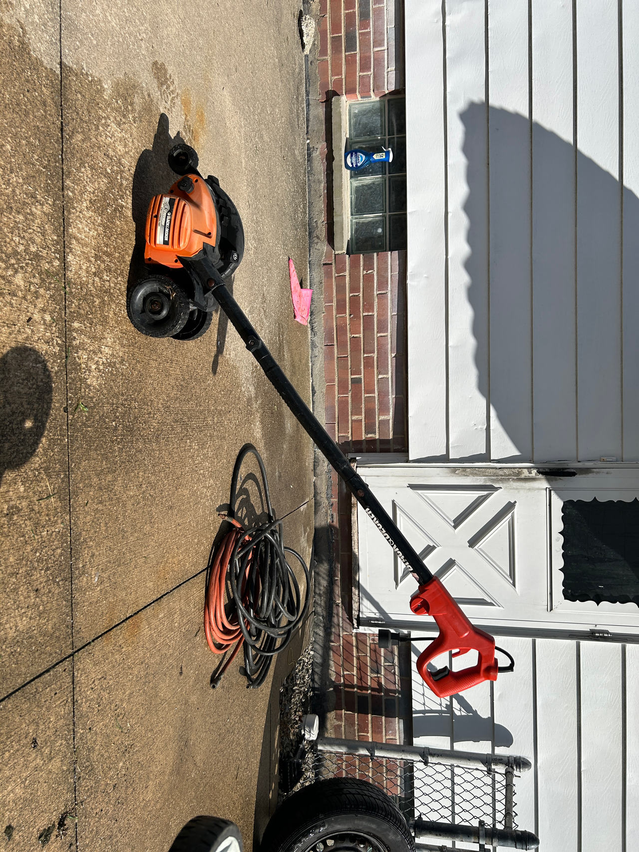 Black+Decker plug in edger.