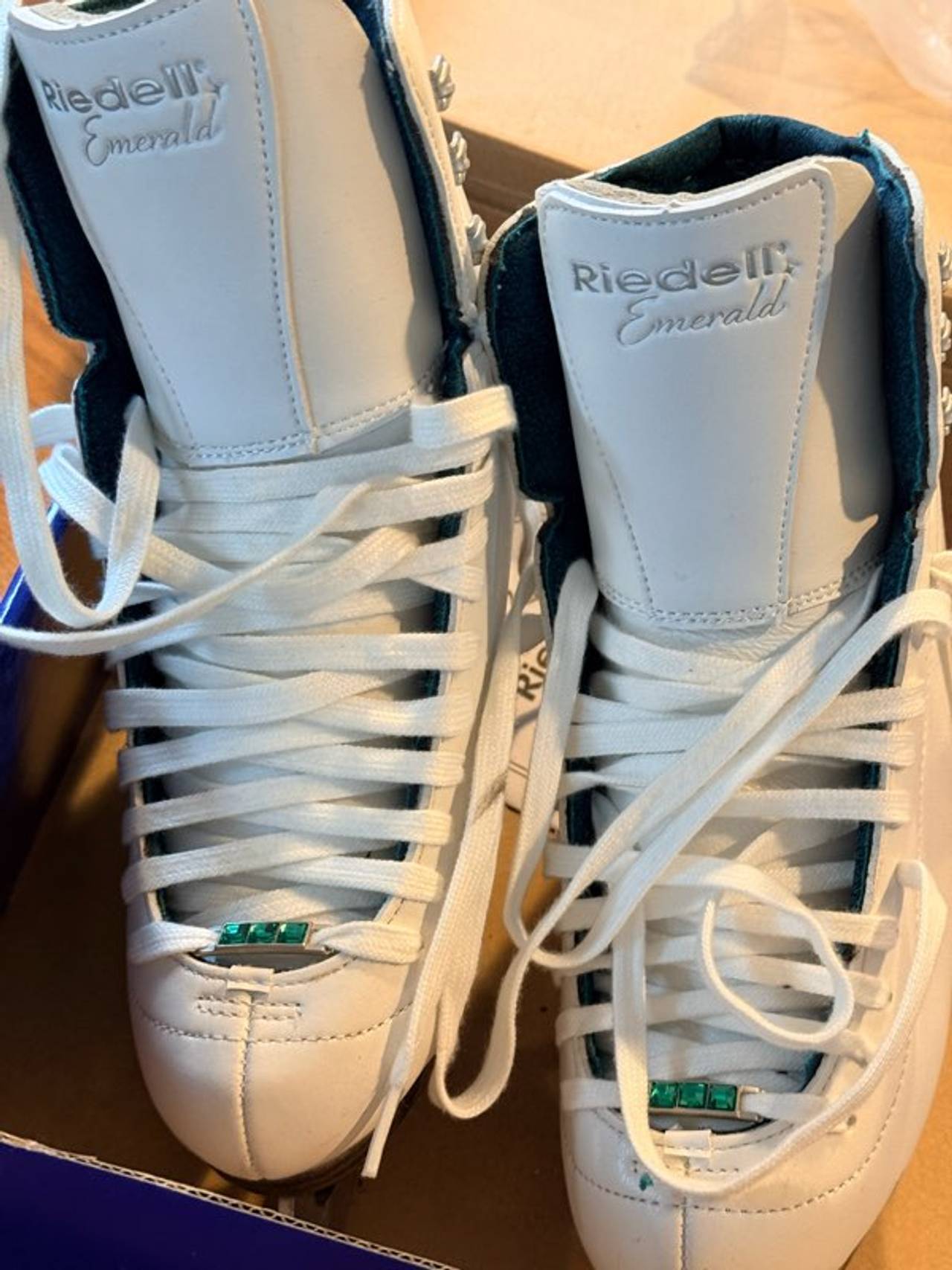 Riedell Emerald Figure Skates size 7 wide women’s