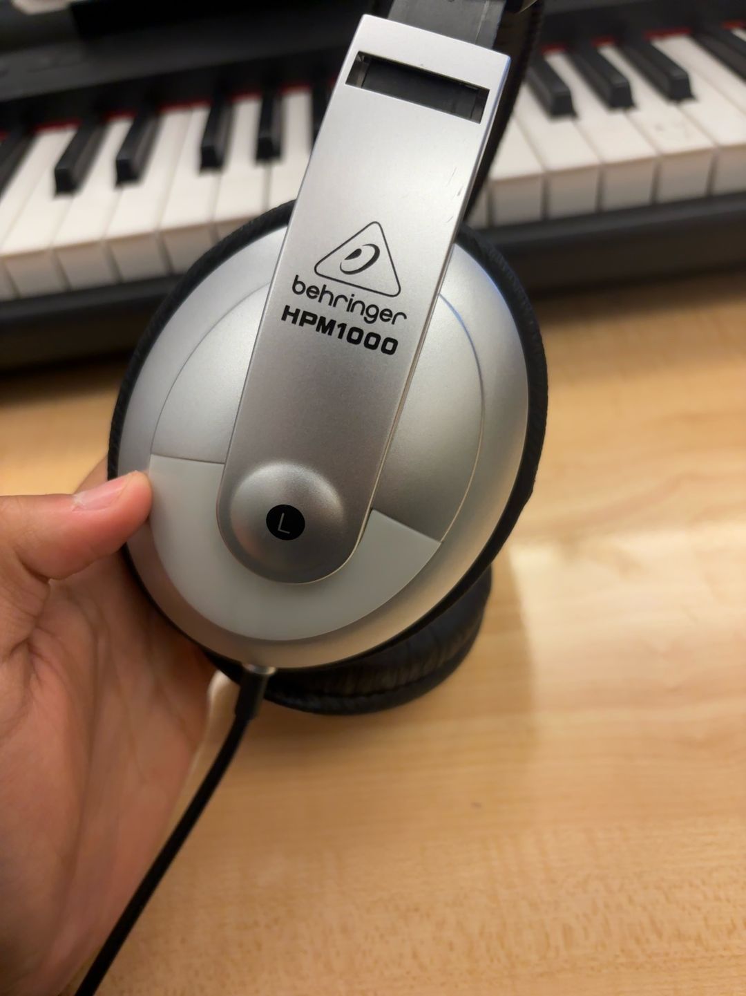 Behringer HPM1000 Closed-Back Studio Monitor Headphones Silver/Black