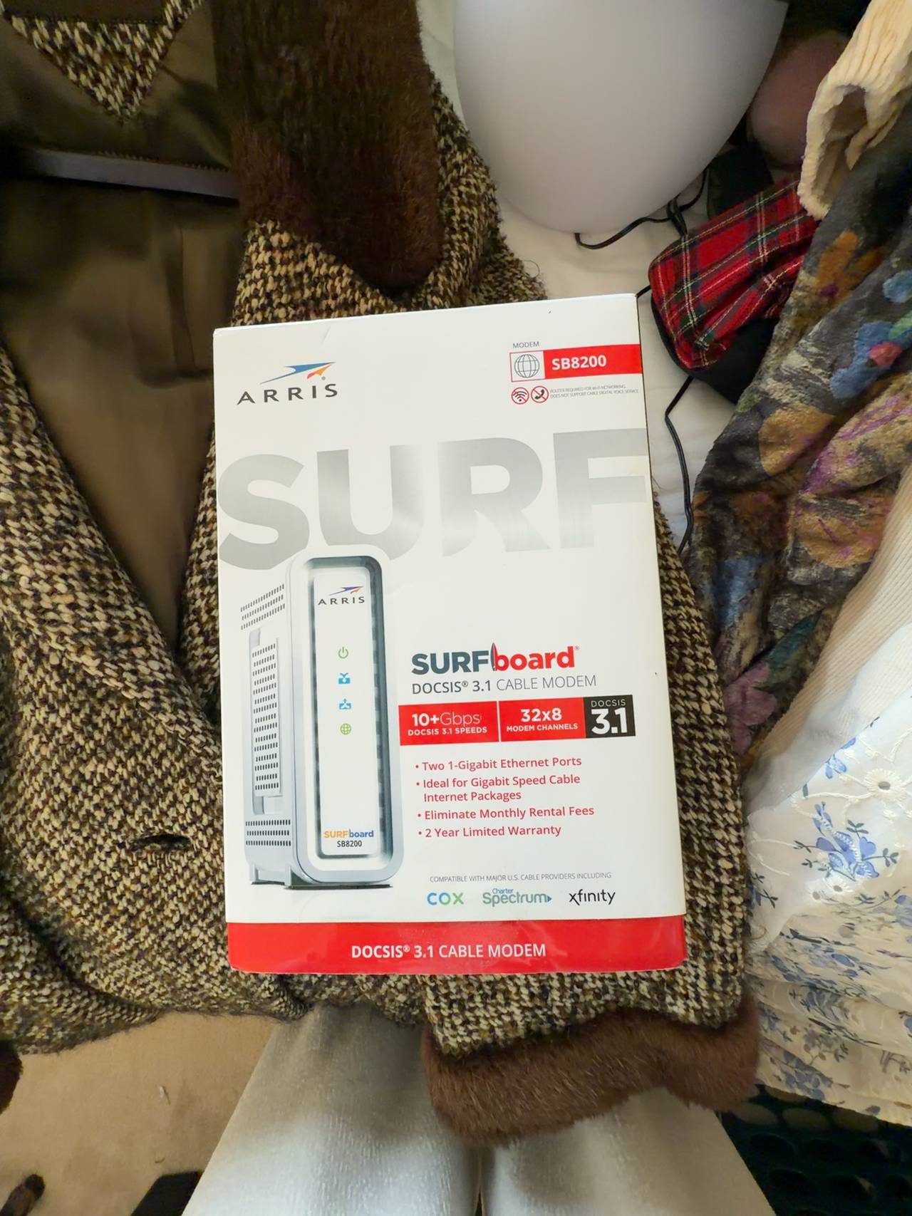 ARRIS SURFboard SB8200 Cable Modem