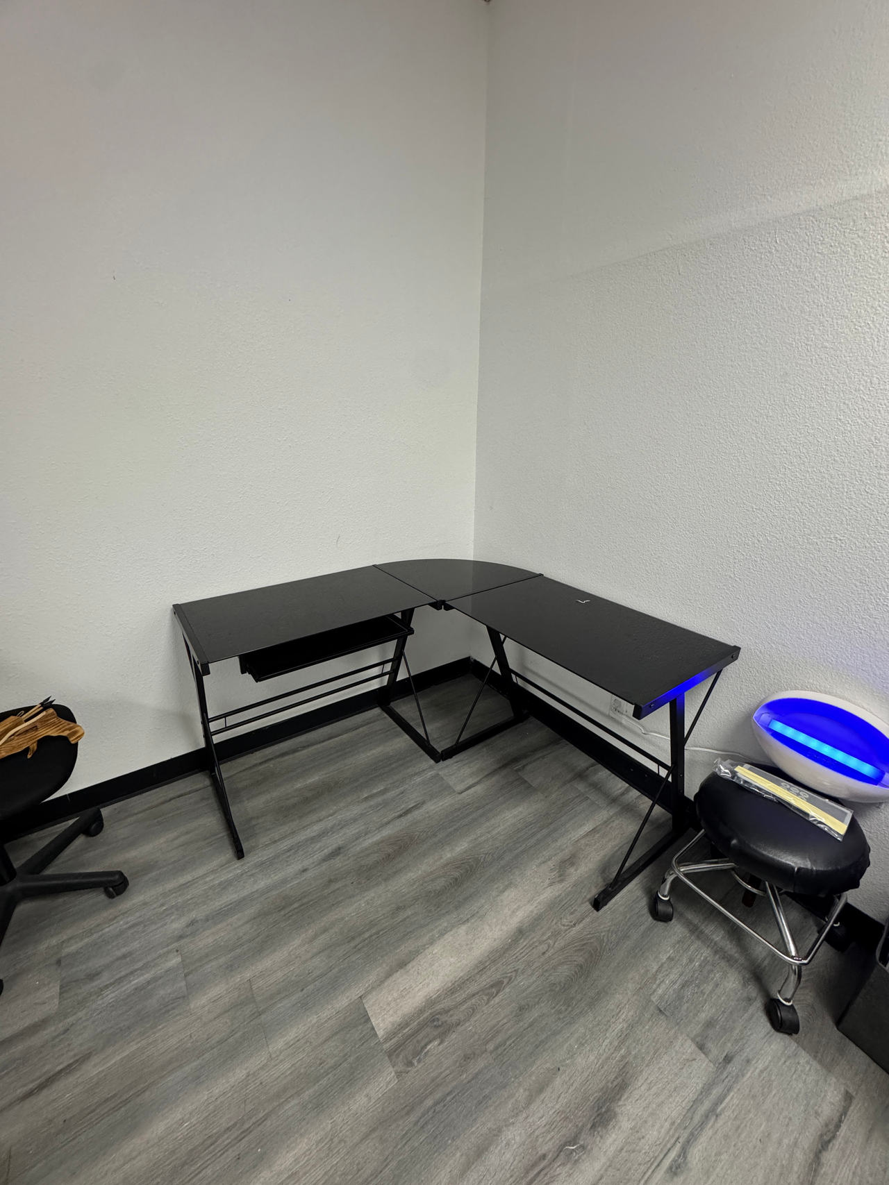 L-shaped computer desk black