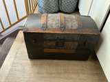 Antique Vintage Dome Top Steamer Chest/Trunk  - Image 2