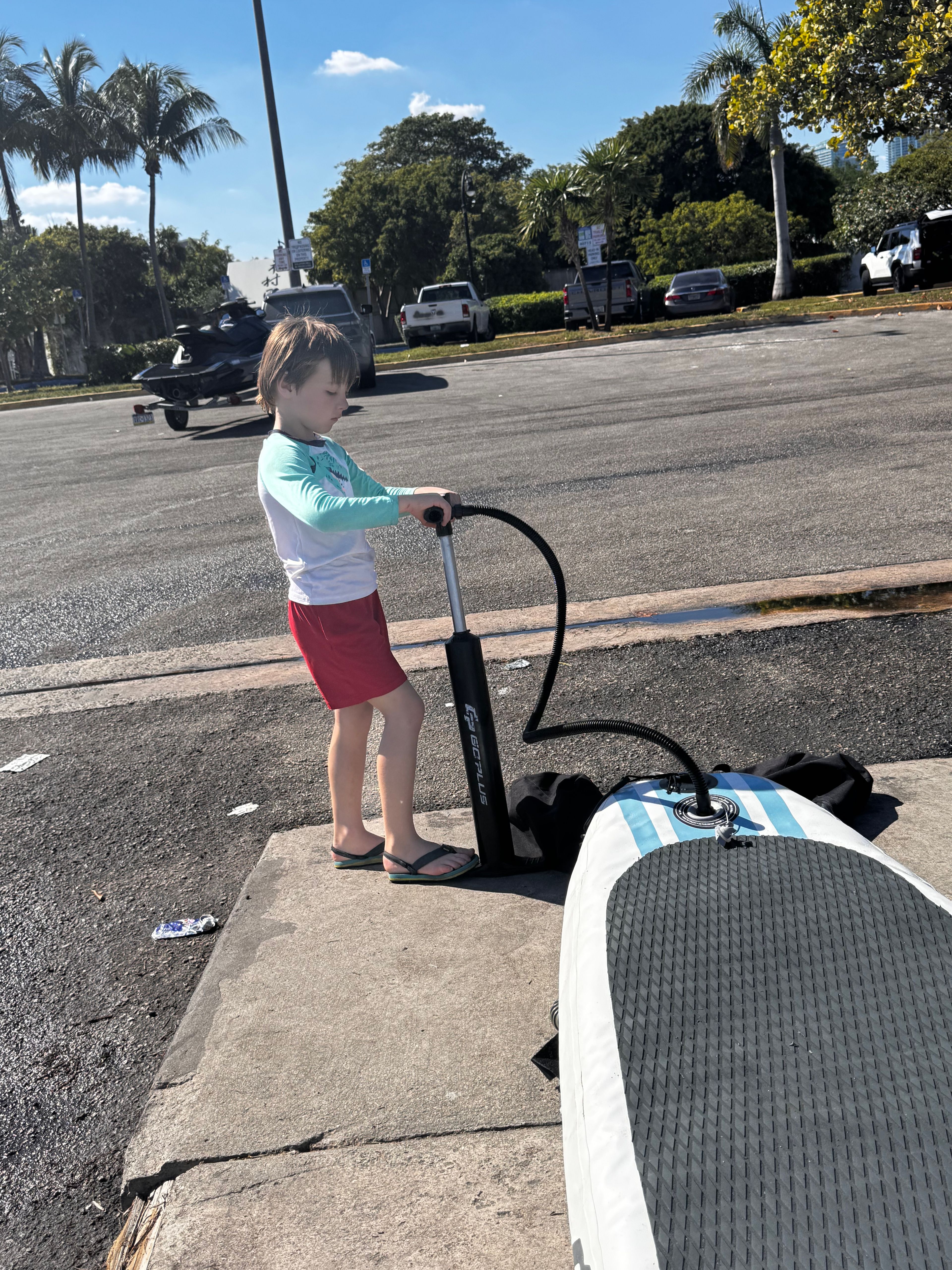 Solstice Maui 8' Inflatable Stand Up Paddle Board - Image 2