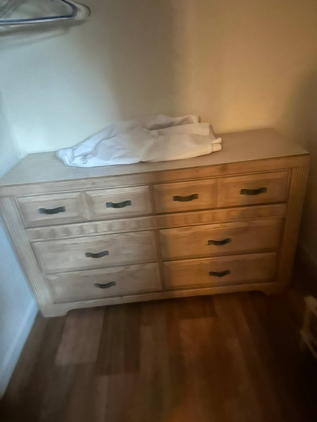 WAMPAT Farmhouse 6-Drawer Dresser Light Wood