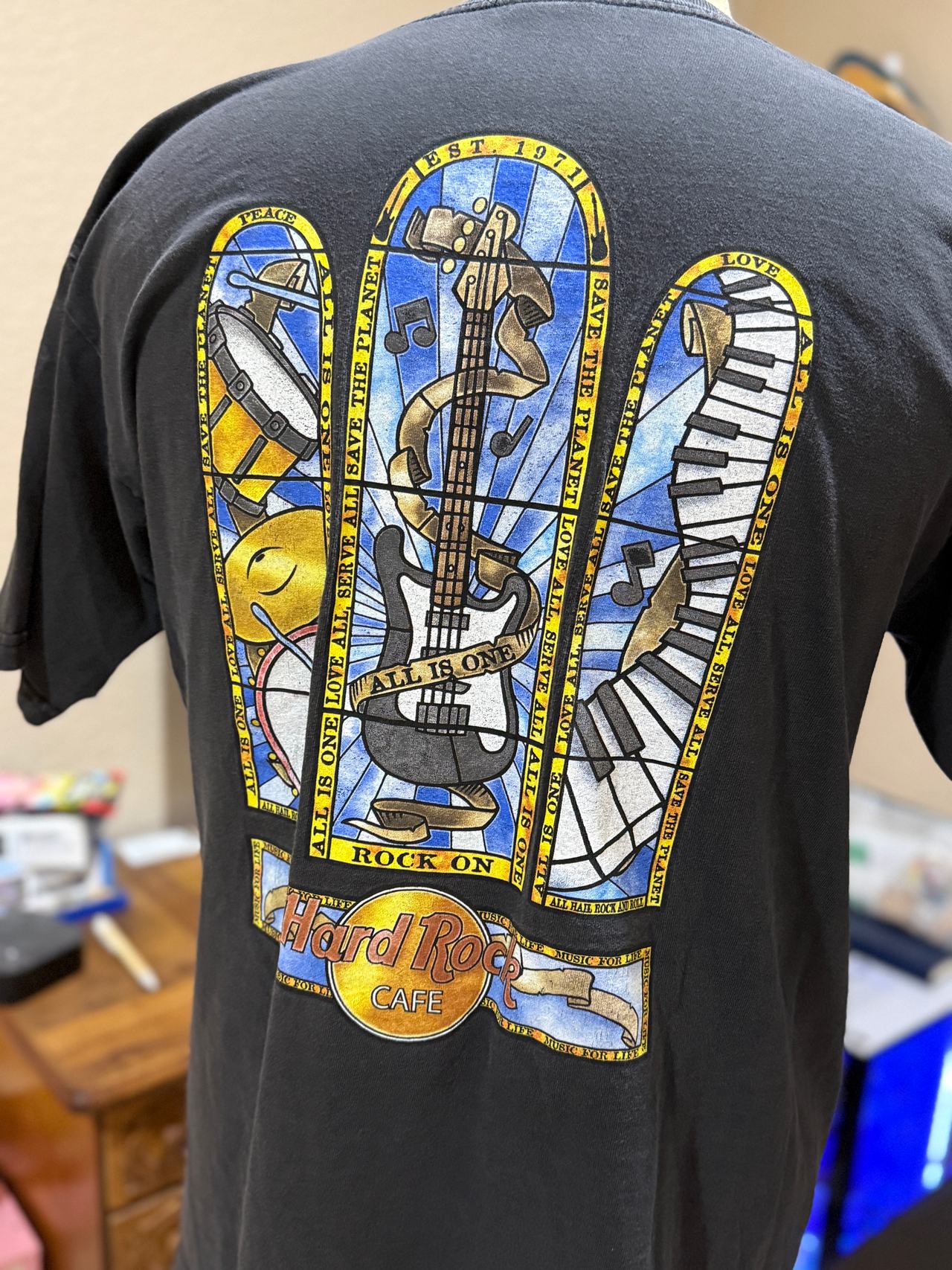 Hard Rock Cafe Stained Glass Bass Guitar T-Shirt