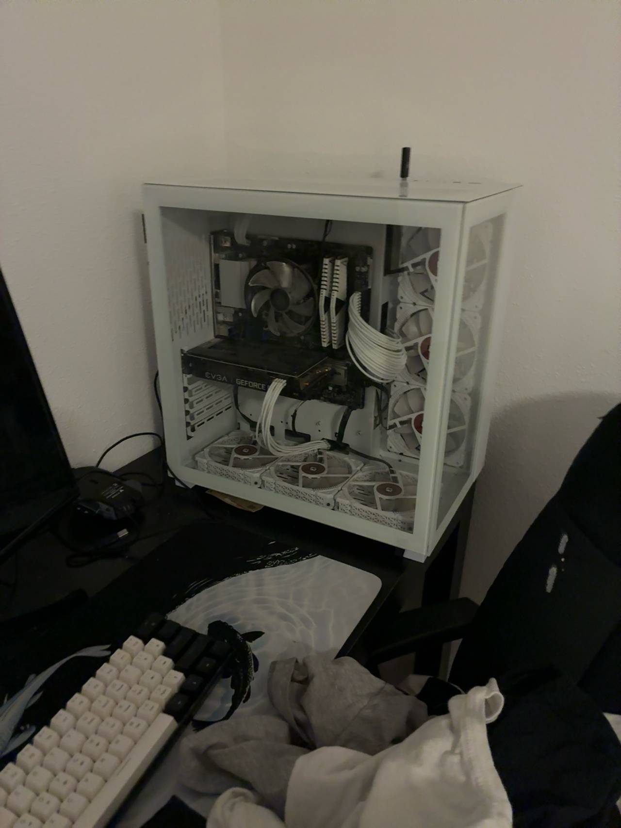 MSI Vision RS AI White Gaming Desktop