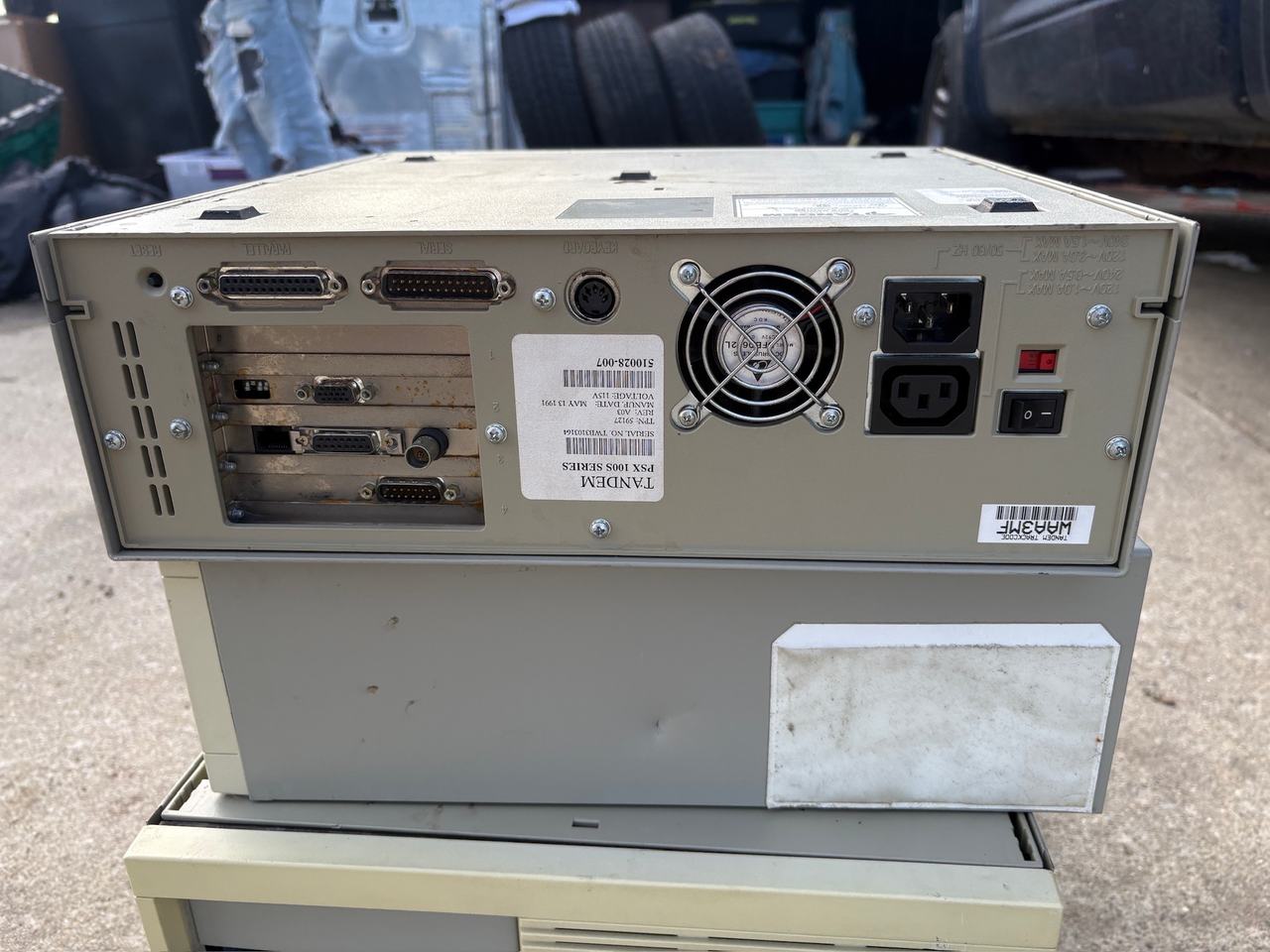 Tandem PSX 1005 Series Workstation