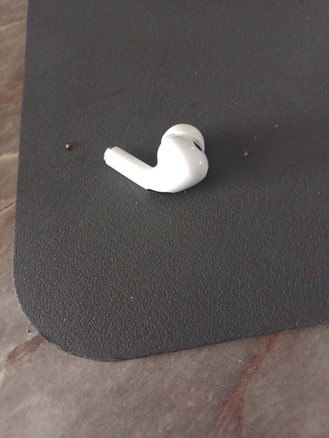 Apple AirPods Pro (1st Generation) Right Earbud Only