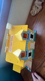 Fisher-Price Play Family House #952 couple imperfections as shown - Image 3