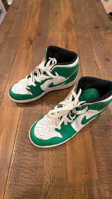Nike Air Jordan 1 Mid Lucky Green 4Y Kids Childs  - Image 3