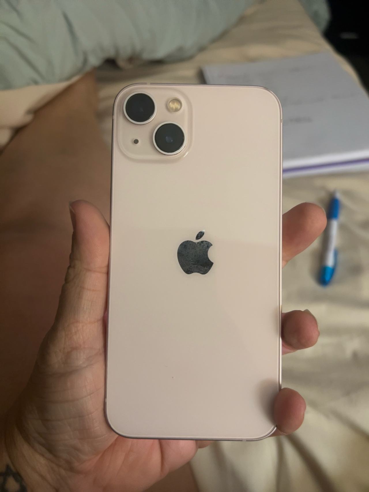 Apple iPhone 13 Pink