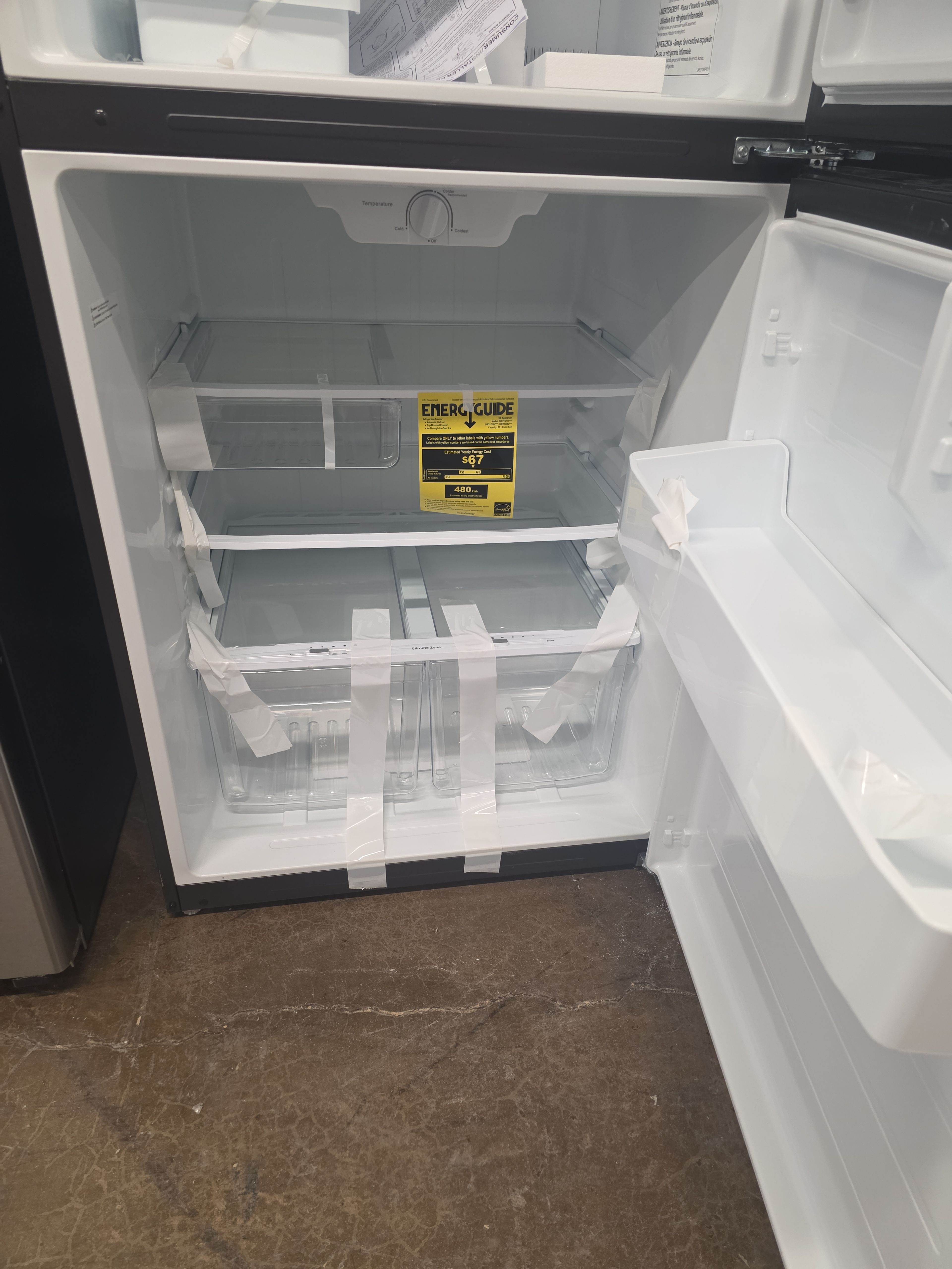 Whirlpool Top-Freezer Refrigerator - Image 4
