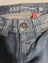 Guess Flare Jeans Womens size 27 light to dark blue wash Low rise - Image 5