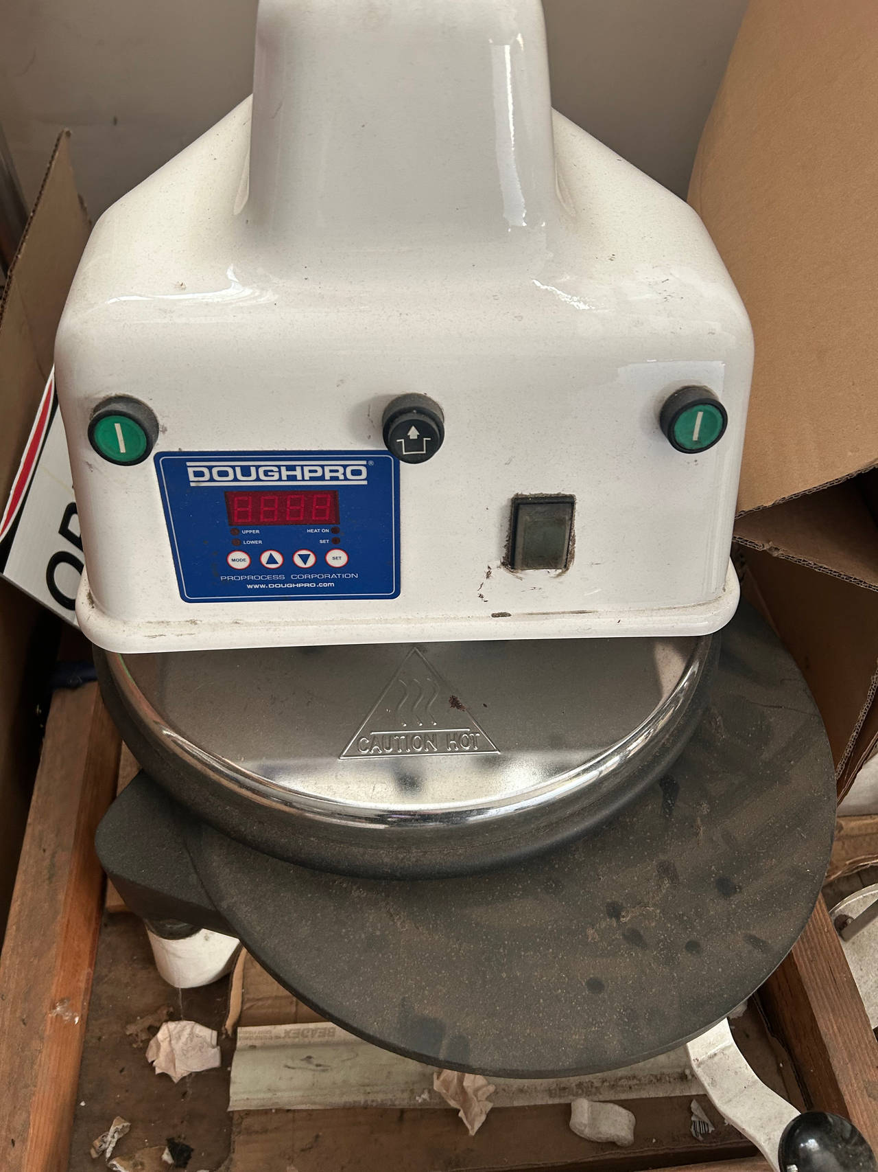 Doughpro DP1100 Manual Pizza Dough Press